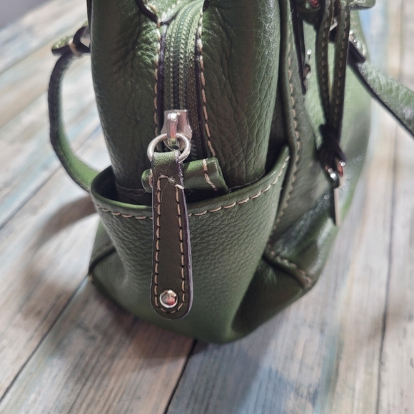✨️HP✨️Fossil Green Purse. - Picture 12 of 14